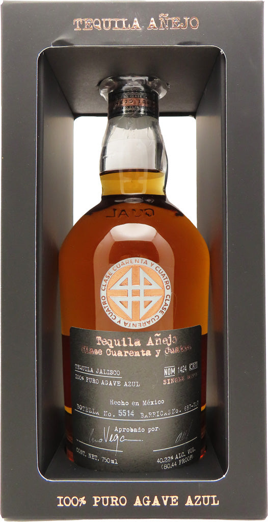 Clase Cuarenta y Cuatro Tequila Anejo 750ml