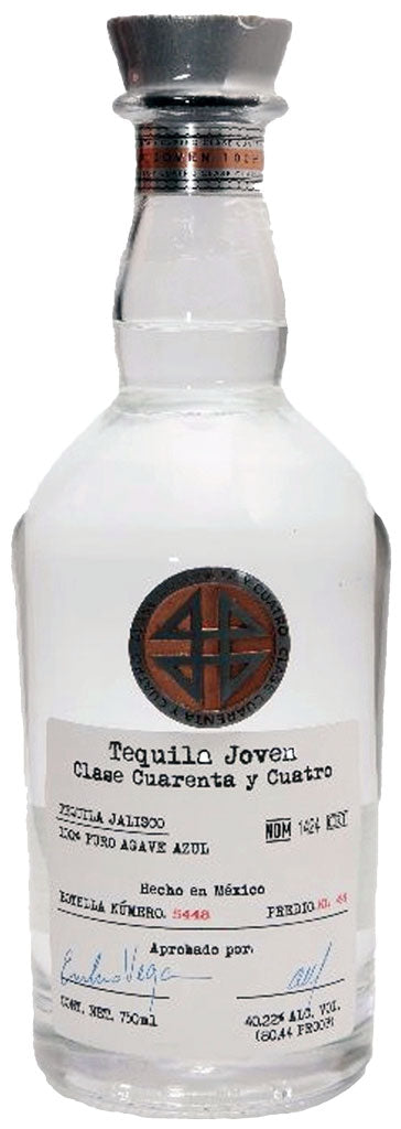 Clase Cuarenta y Cuatro Tequila Joven 750ml